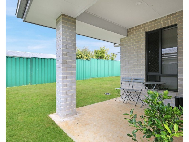 4 Violet Street, Harristown QLD 4350