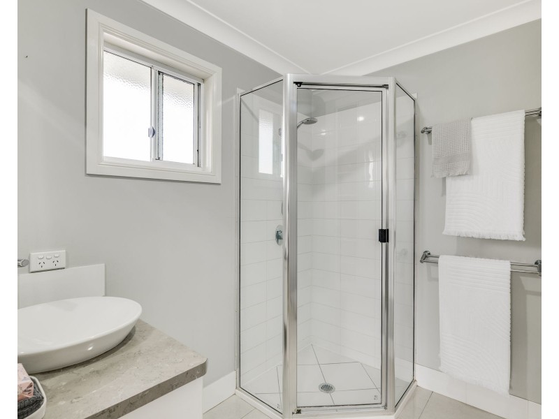 27 Teesdale Avenue, Newtown QLD 4350