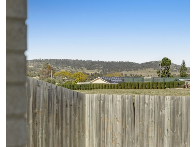 27 Teesdale Avenue, Newtown QLD 4350