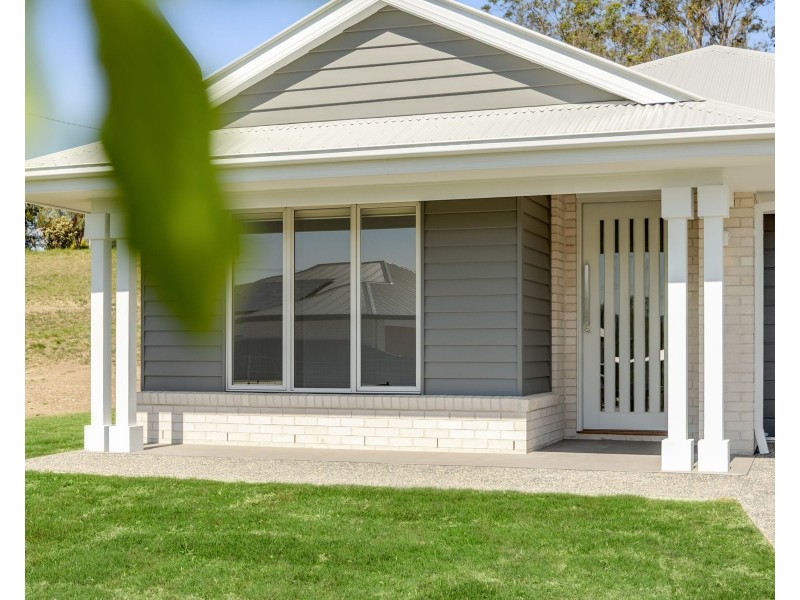 14 Birdwing Court, Withcott QLD 4352