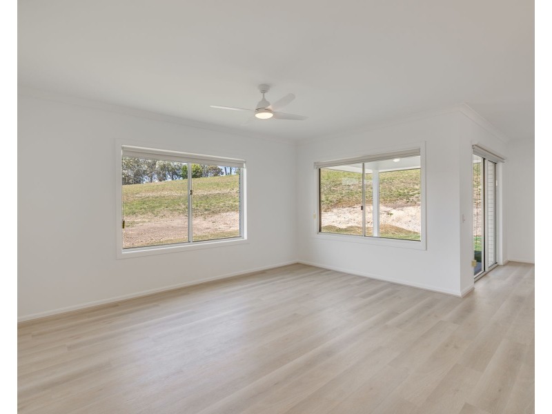 14 Birdwing Court, Withcott QLD 4352