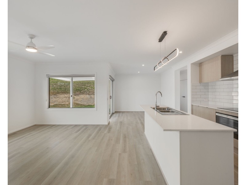 14 Birdwing Court, Withcott QLD 4352