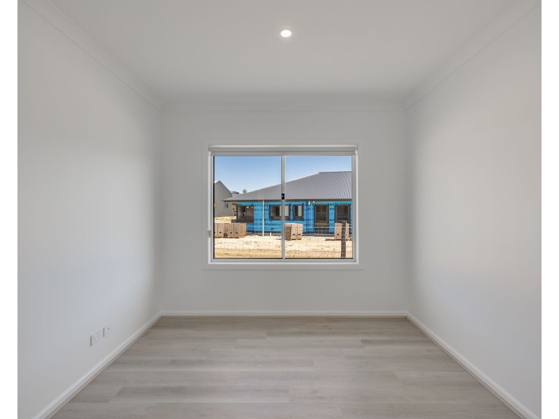 14 Birdwing Court, Withcott QLD 4352