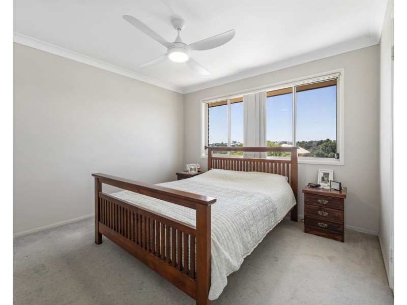 2/351 Spring Street, Kearneys Spring QLD 4350
