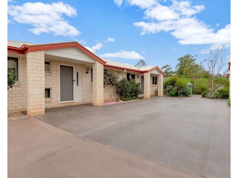 8-10 Link Street, North Toowoomba QLD 4350