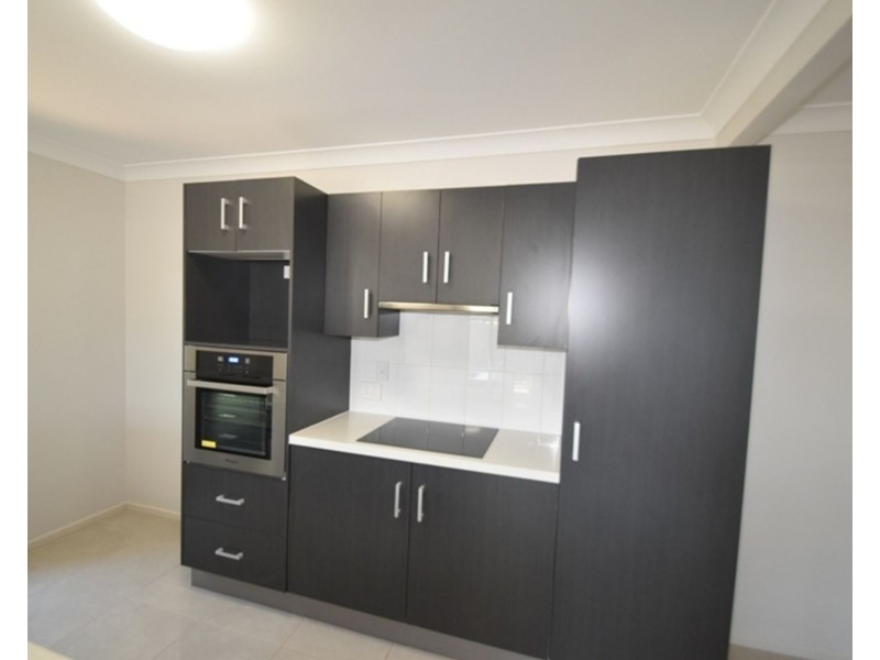 8-10 Link Street, North Toowoomba QLD 4350