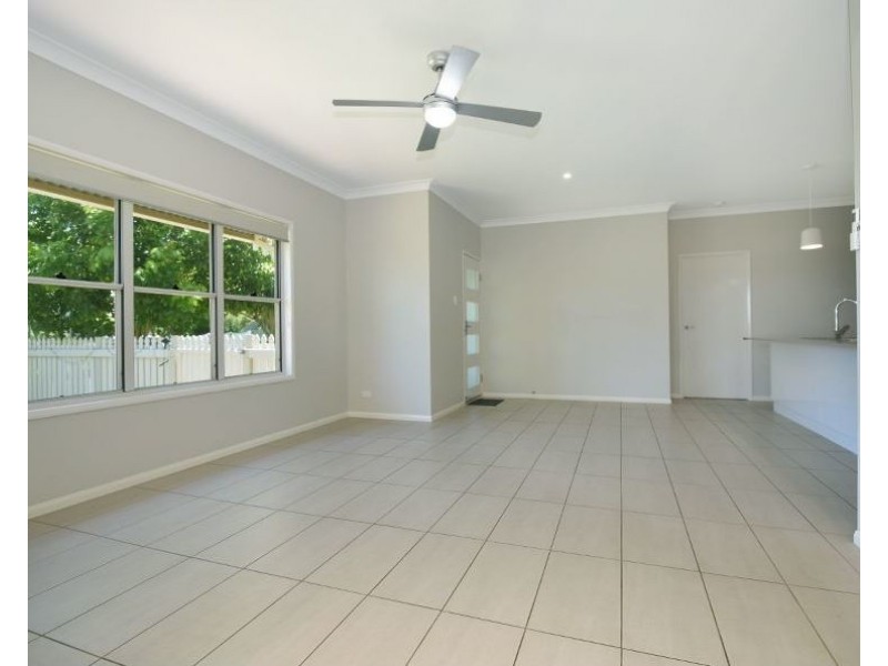 4/6 Cooper Street, South Toowoomba QLD 4350