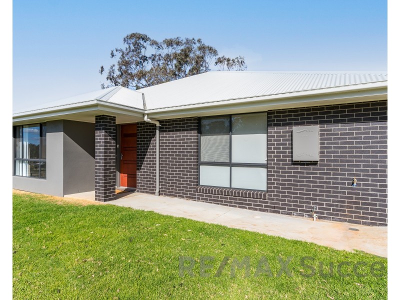 7 Sovereign Drive, Meringandan West QLD 4352