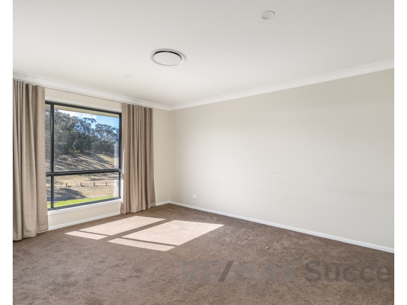 7 Sovereign Drive, Meringandan West QLD 4352