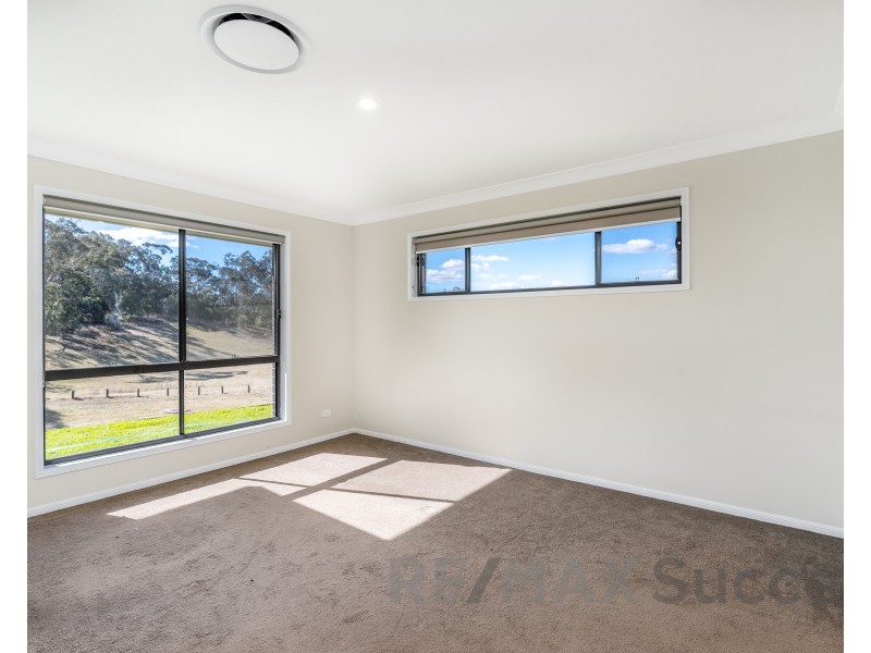 7 Sovereign Drive, Meringandan West QLD 4352