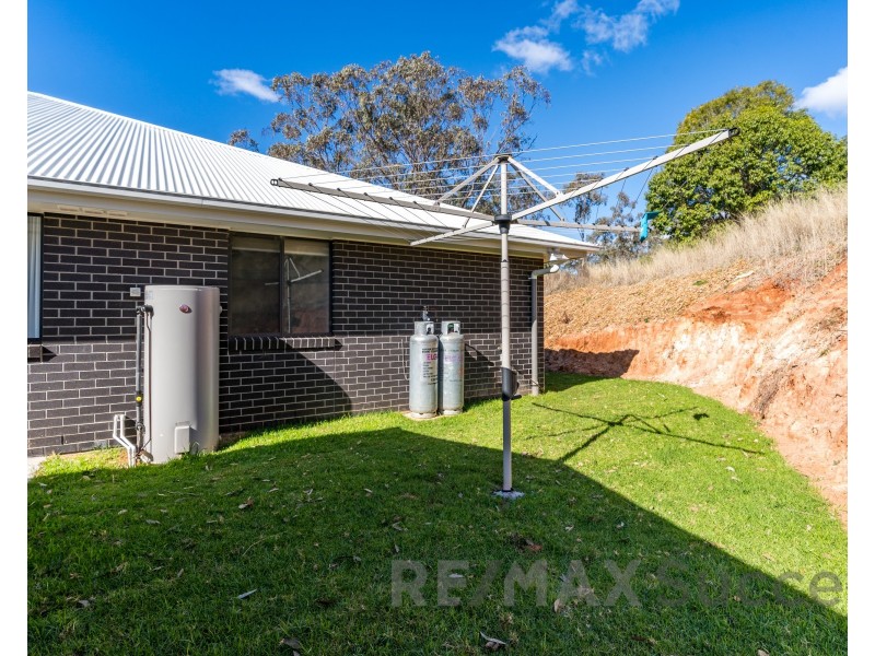 7 Sovereign Drive, Meringandan West QLD 4352