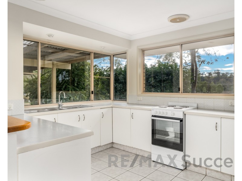 35 Diana Crescent, Postmans Ridge QLD 4352