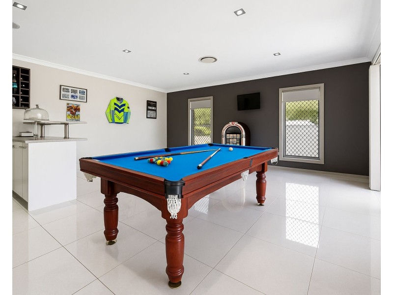 60 Highland Park Road, Meringandan West QLD 4352