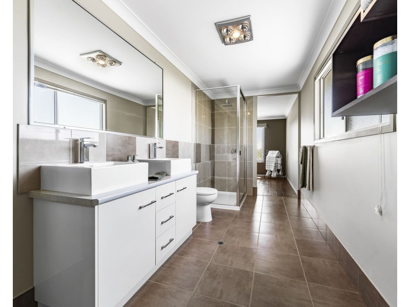 60 Highland Park Road, Meringandan West QLD 4352