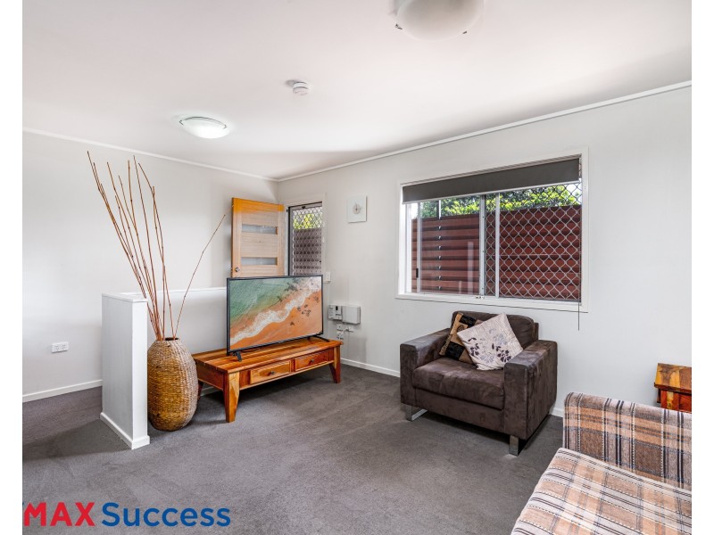4/267a Geddes Street, Centenary Heights QLD 4350