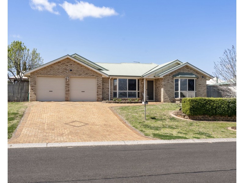 2 Rushlands Street, Glenvale QLD 4350