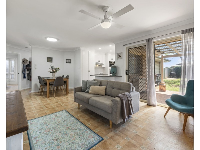 2 Rushlands Street, Glenvale QLD 4350