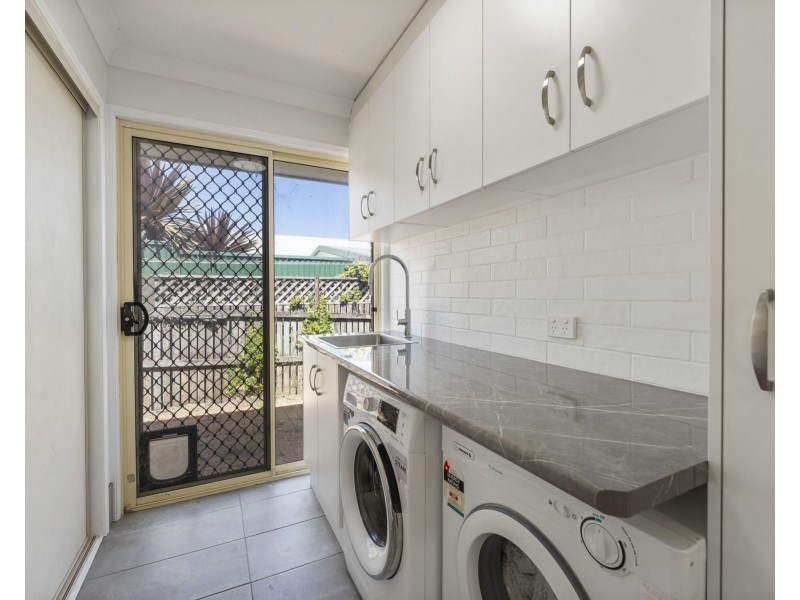 2 Rushlands Street, Glenvale QLD 4350