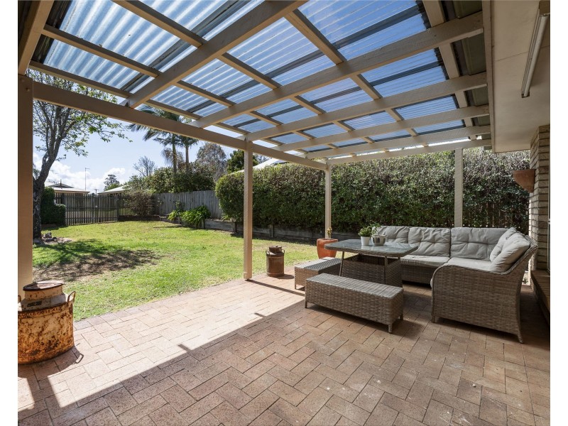 2 Rushlands Street, Glenvale QLD 4350