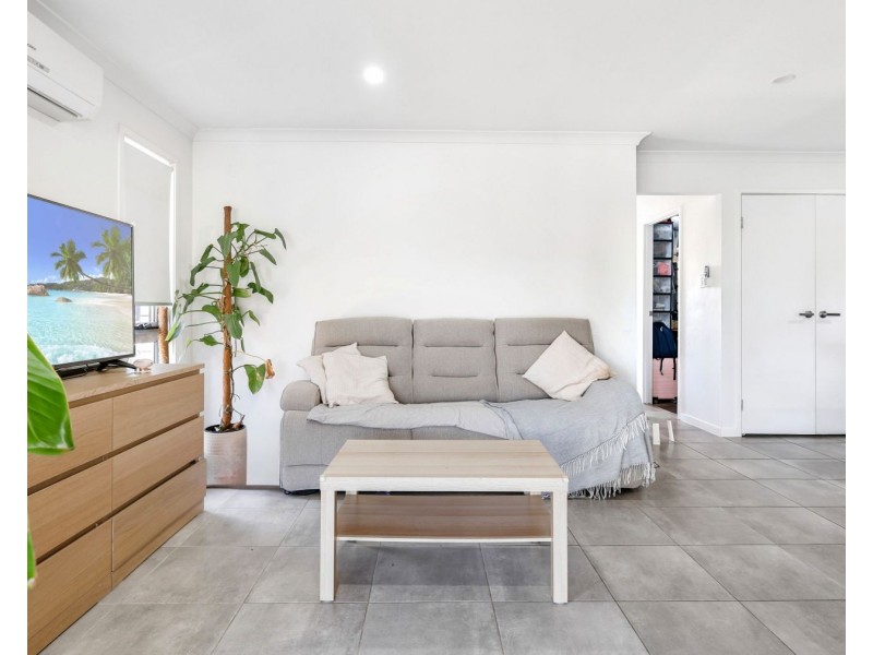 1 & 2/15 Shelby Street, Glenvale QLD 4350