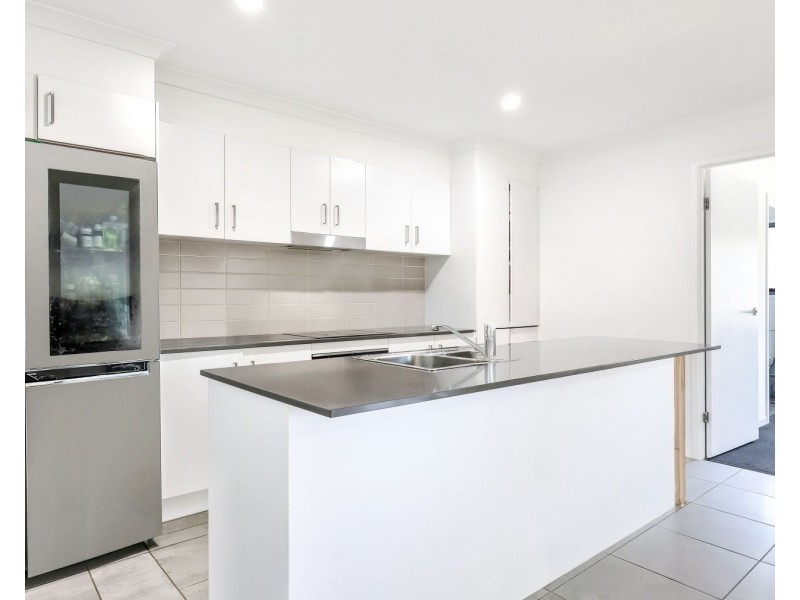 1 & 2/15 Shelby Street, Glenvale QLD 4350