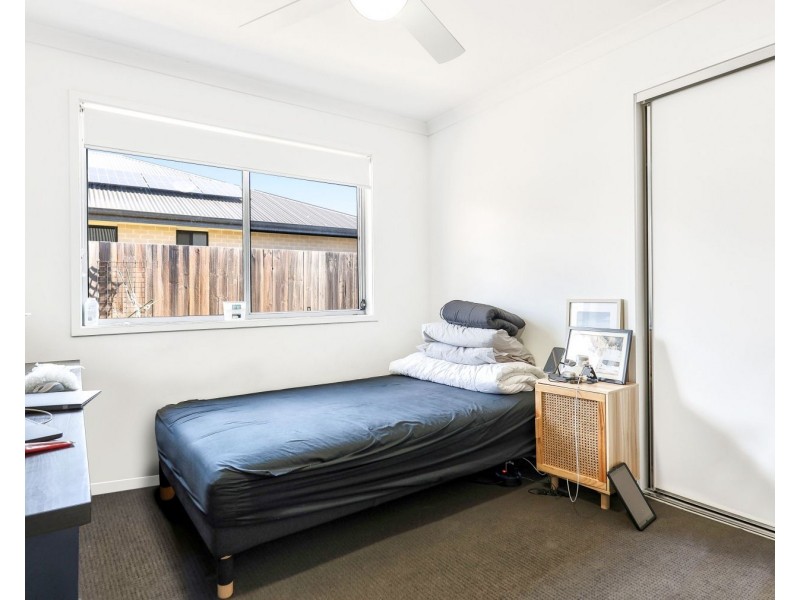 1 & 2/15 Shelby Street, Glenvale QLD 4350