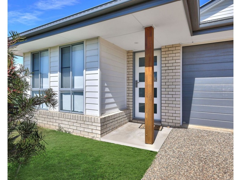 1 & 2/15 Shelby Street, Glenvale QLD 4350
