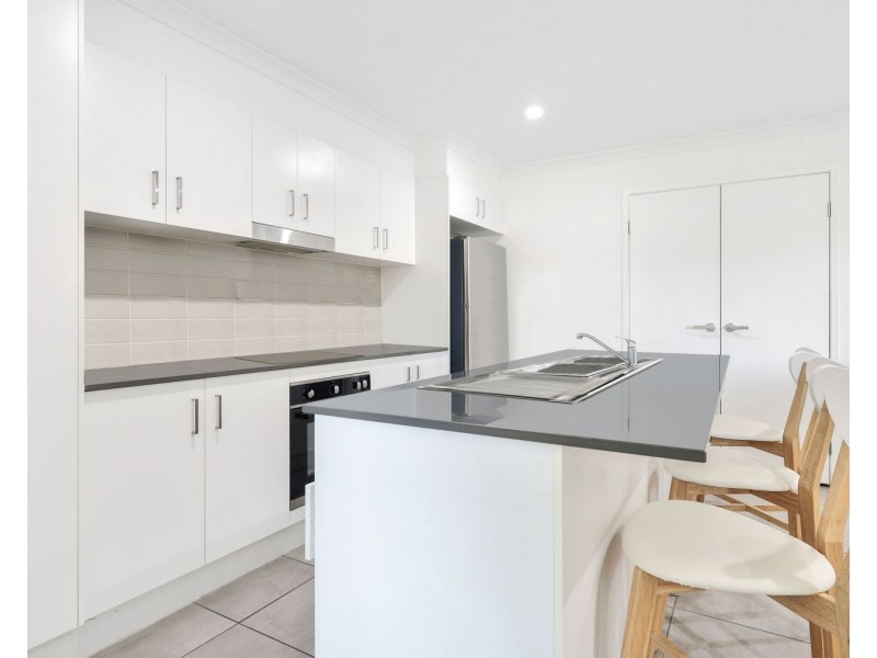 1 & 2/15 Shelby Street, Glenvale QLD 4350