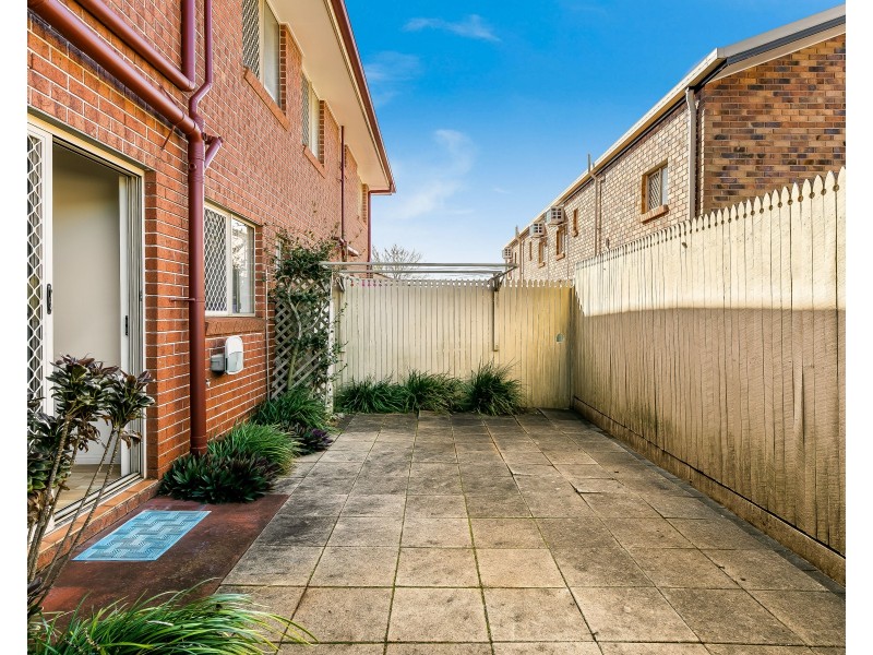 6/4 O’Quinn Street, Harristown QLD 4350