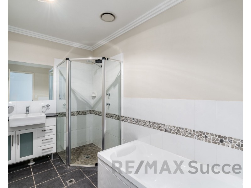 3/11 Albert Street, Newtown QLD 4350