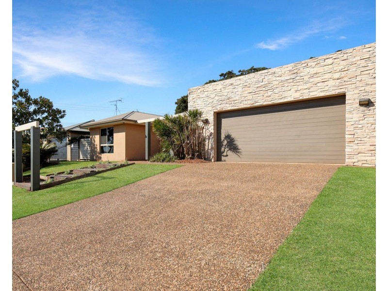 4 Prime Minister Drive, Middle Ridge QLD 4350