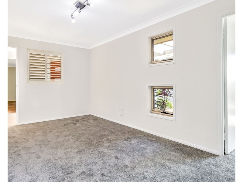 4 Prime Minister Drive, Middle Ridge QLD 4350