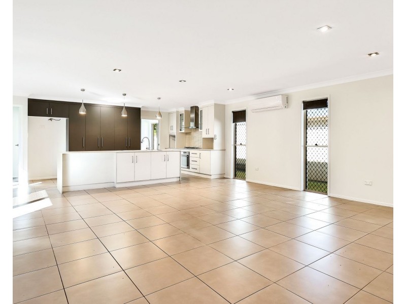 4 Prime Minister Drive, Middle Ridge QLD 4350