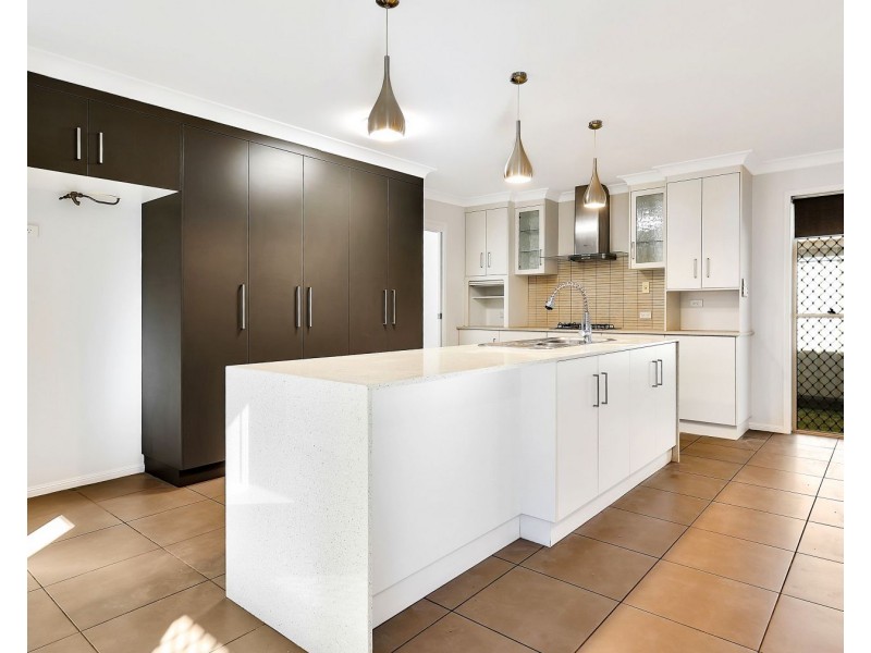 4 Prime Minister Drive, Middle Ridge QLD 4350