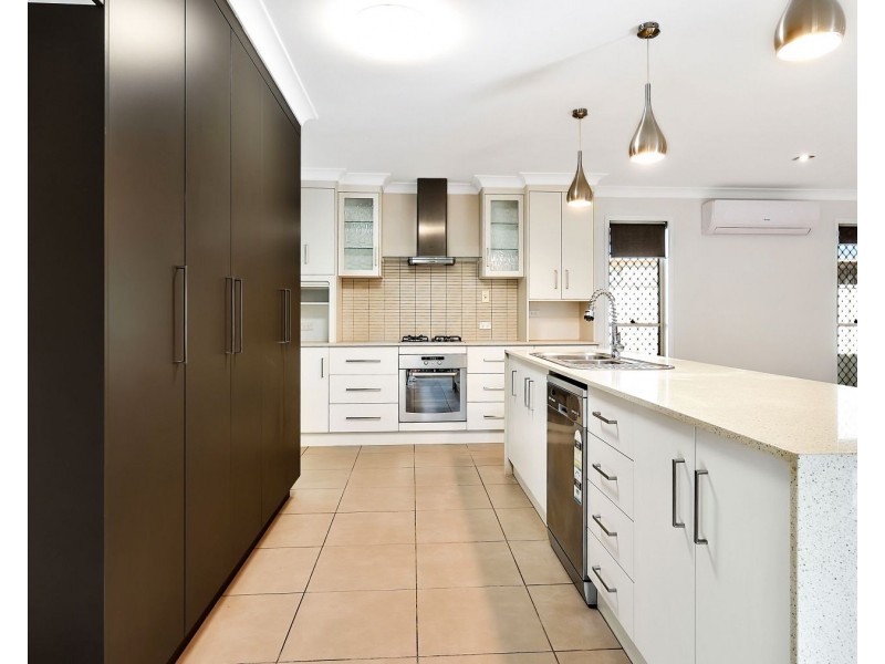 4 Prime Minister Drive, Middle Ridge QLD 4350