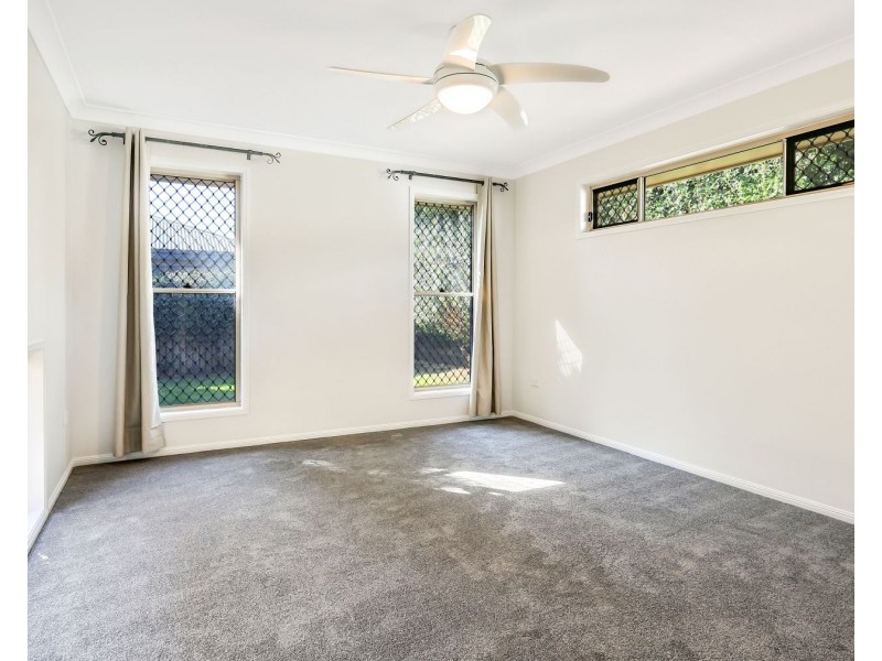 4 Prime Minister Drive, Middle Ridge QLD 4350