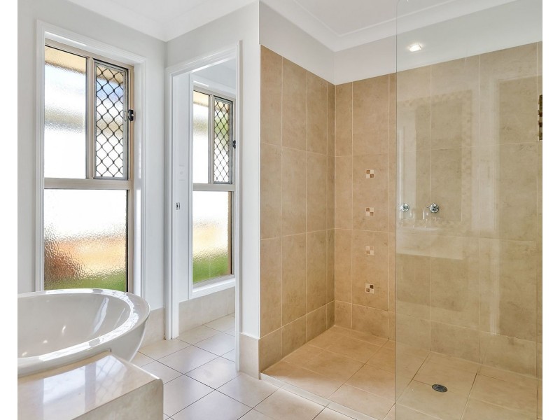 4 Prime Minister Drive, Middle Ridge QLD 4350