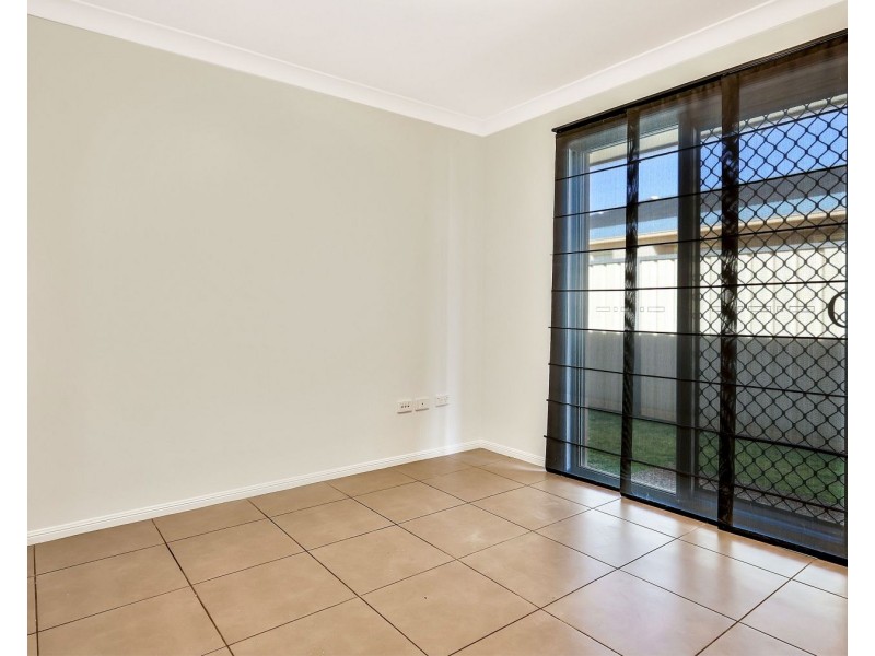 4 Prime Minister Drive, Middle Ridge QLD 4350