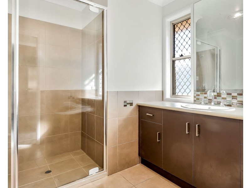 4 Prime Minister Drive, Middle Ridge QLD 4350