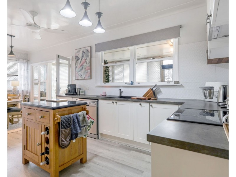 13 Drayton Road, Harristown QLD 4350