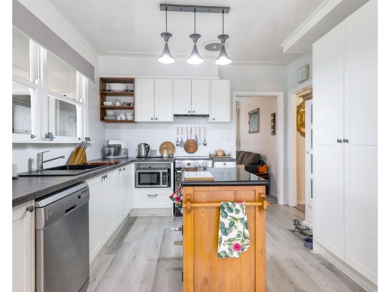 13 Drayton Road, Harristown QLD 4350