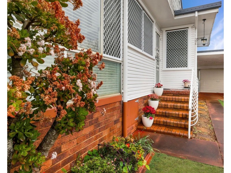 13 Drayton Road, Harristown QLD 4350