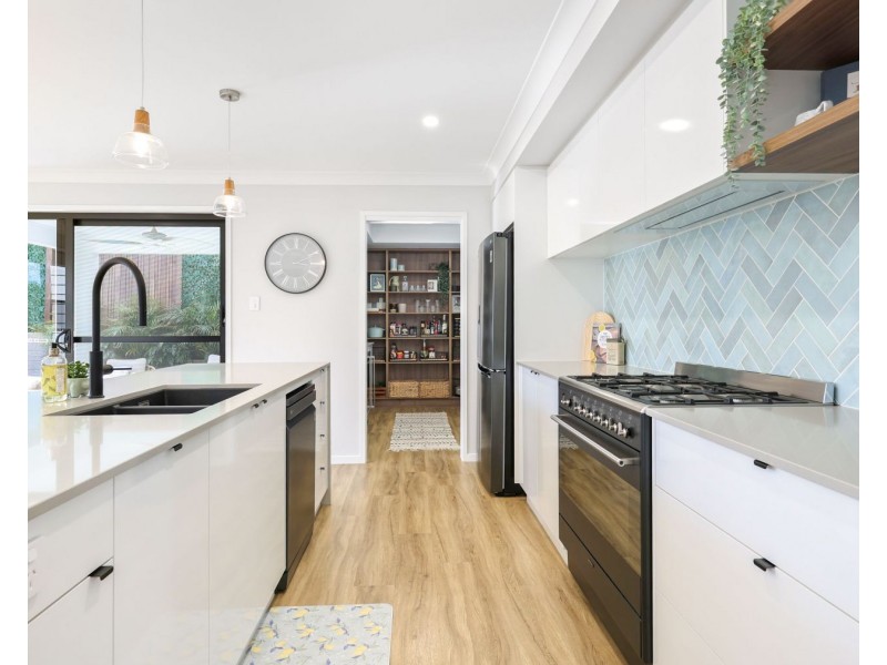 9 Ashgrove Terrace, Harlaxton QLD 4350
