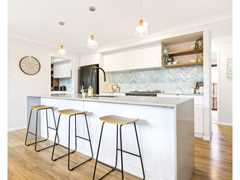 9 Ashgrove Terrace, Harlaxton QLD 4350