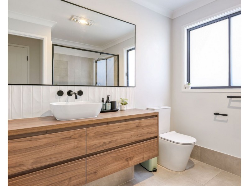 9 Ashgrove Terrace, Harlaxton QLD 4350
