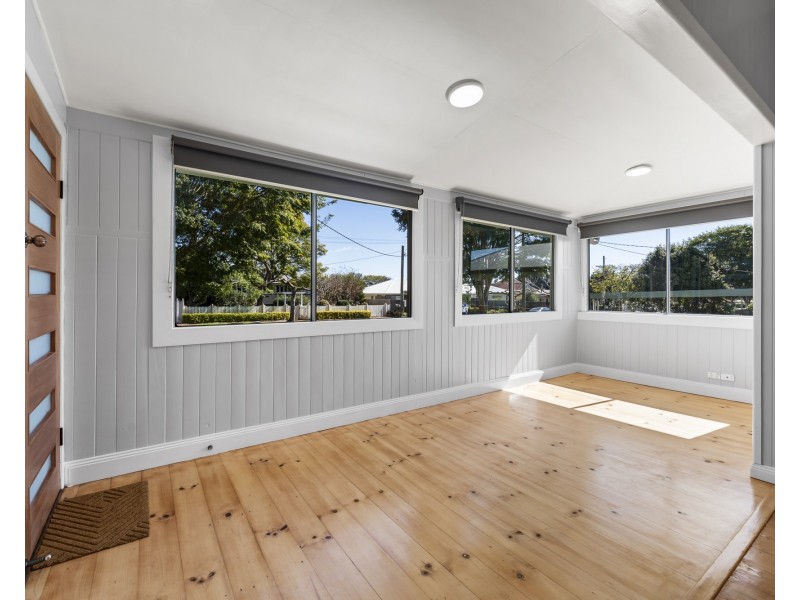 10 Bothwell Street, Newtown QLD 4350