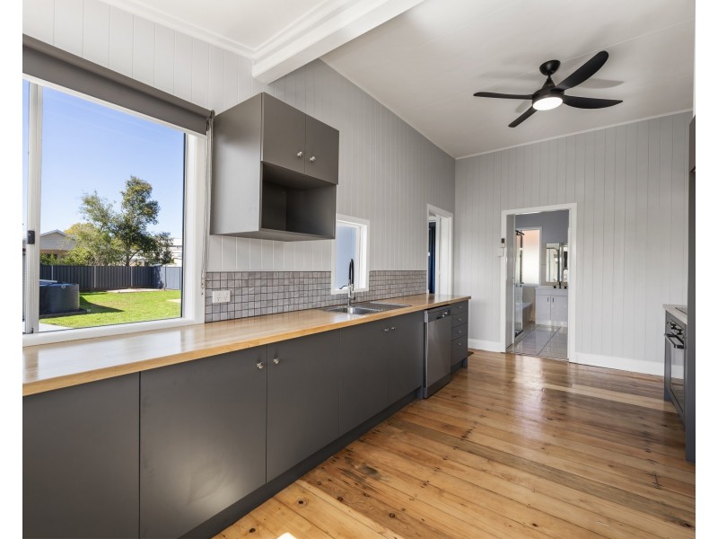 10 Bothwell Street, Newtown QLD 4350
