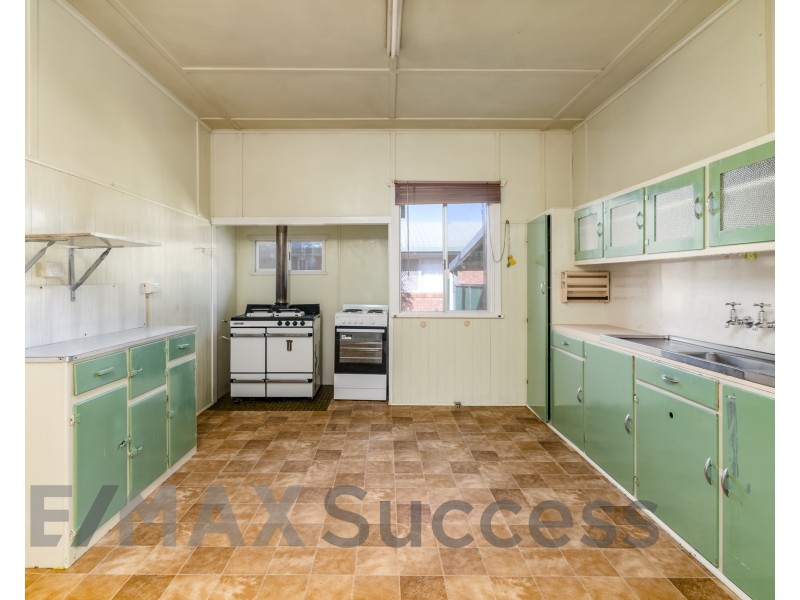 104 Water Street, South Toowoomba QLD 4350