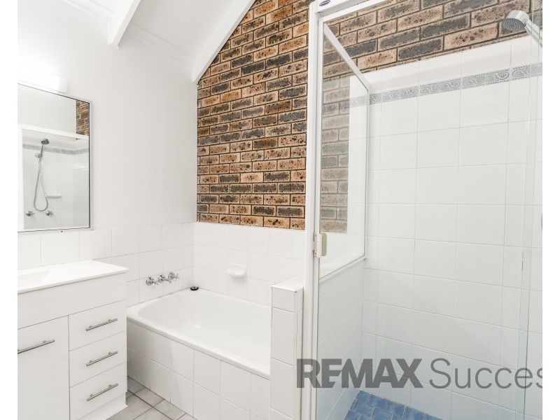 4/367-369 Margaret Street, Newtown QLD 4350
