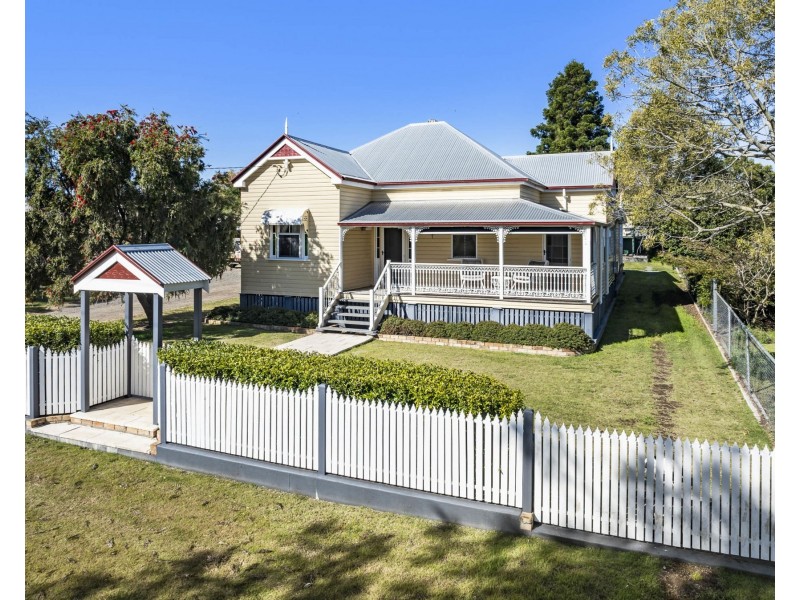 26 Mocatta Street, Goombungee QLD 4354